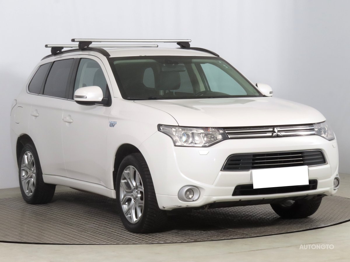 Mitsubishi Outlander, 2013 - celkový pohled