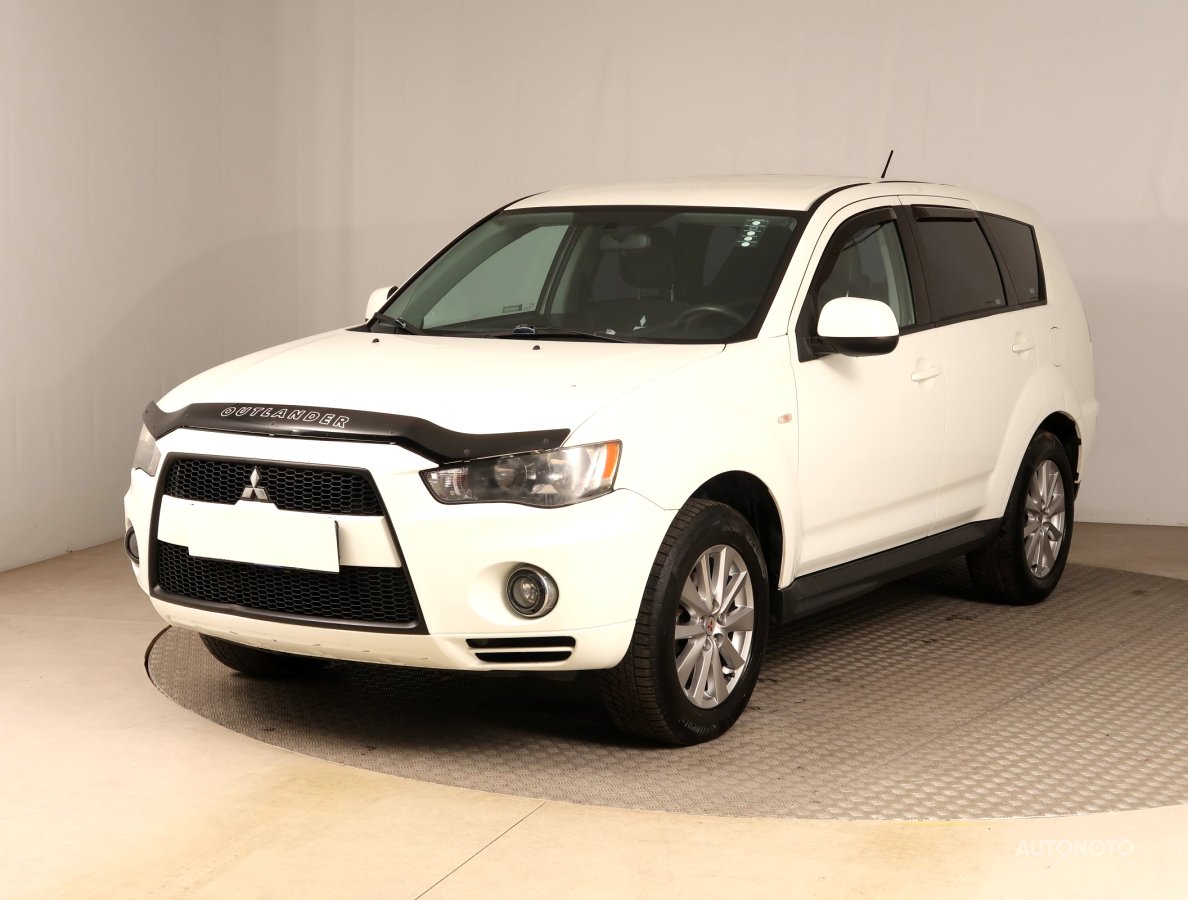 Mitsubishi Outlander, 2011 - pohled č. 3