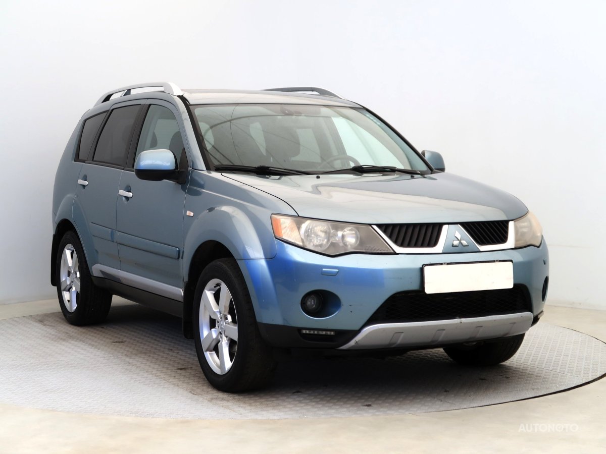 Mitsubishi Outlander, 2010 - celkový pohled