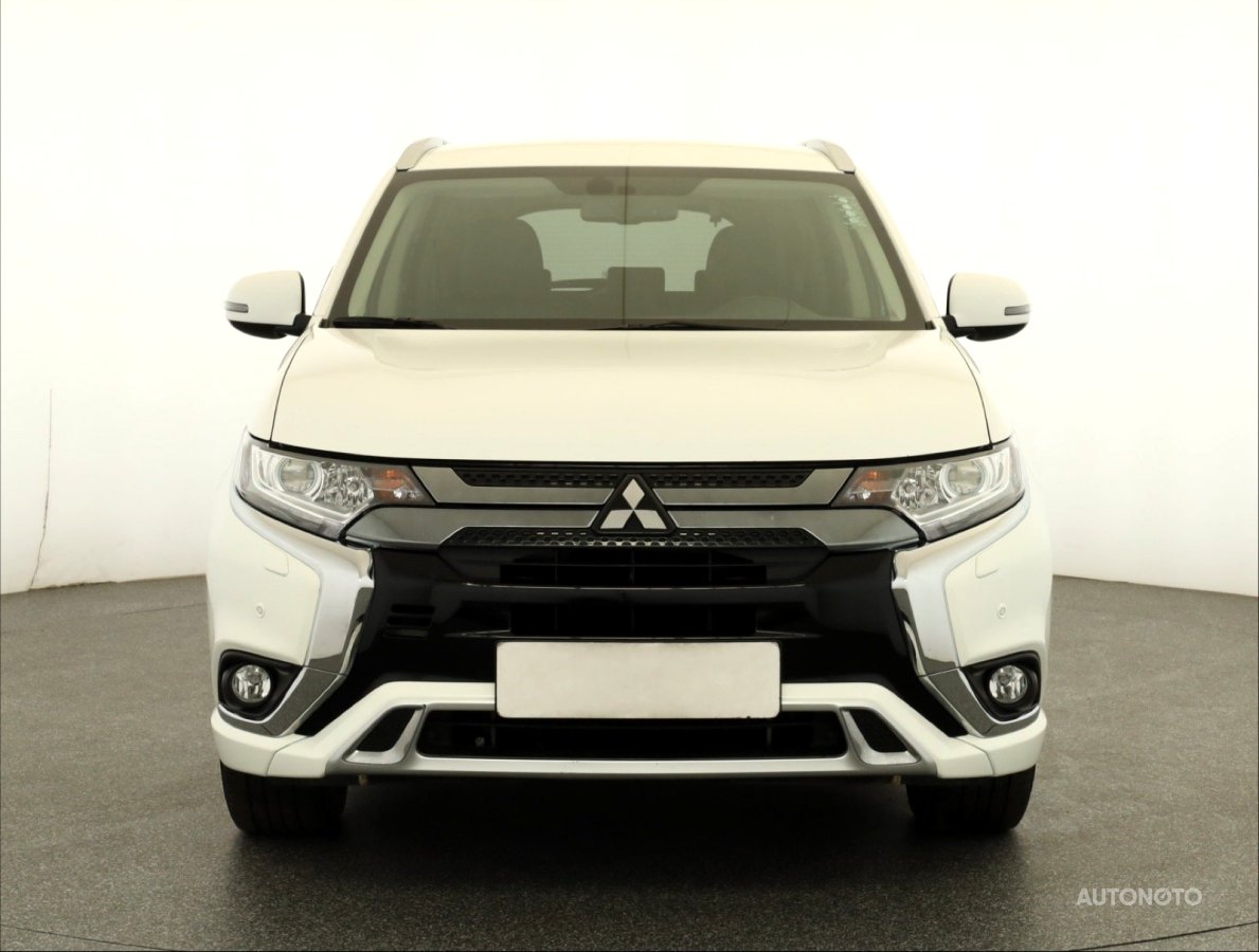 Mitsubishi Outlander, 2021 - pohled č. 2