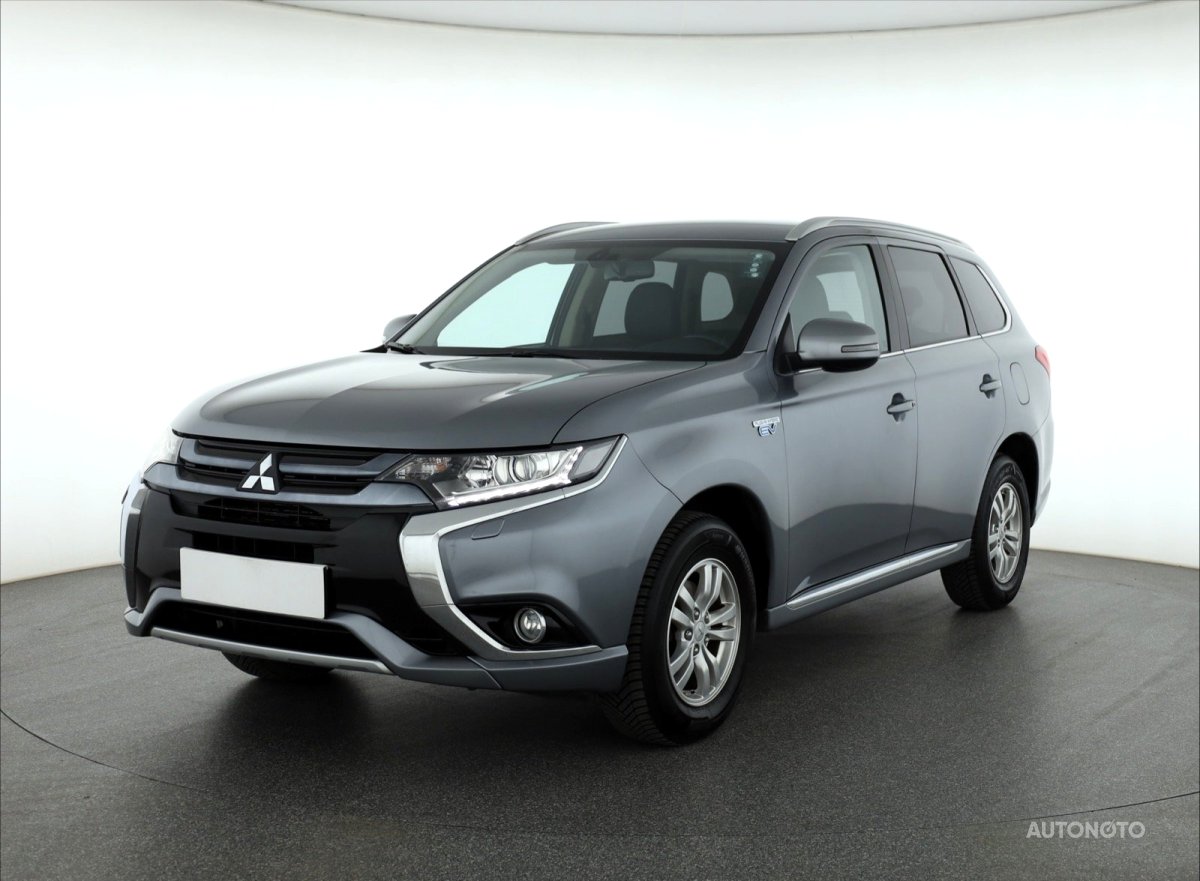 Mitsubishi Outlander, 2016 - pohled č. 3