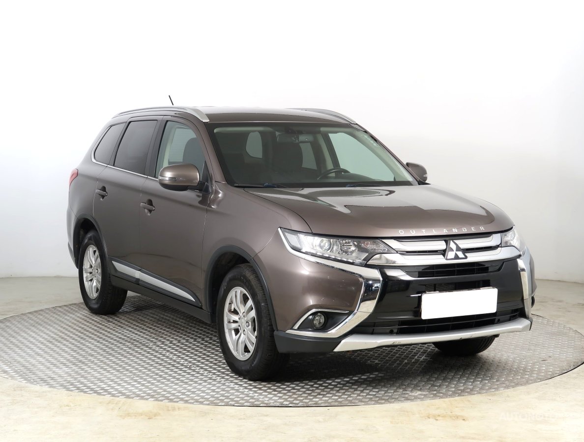 Mitsubishi Outlander, 2016 - celkový pohled