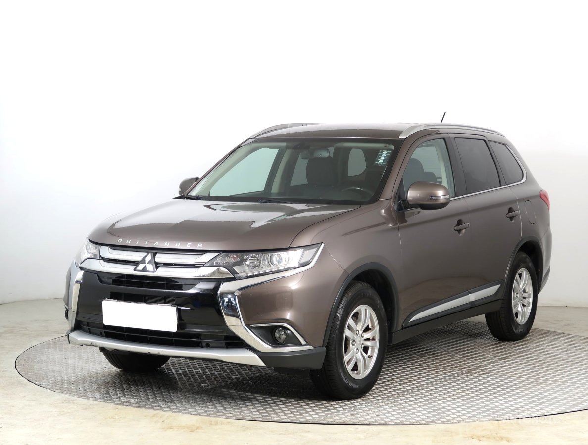 Mitsubishi Outlander, 2016 - pohled č. 3