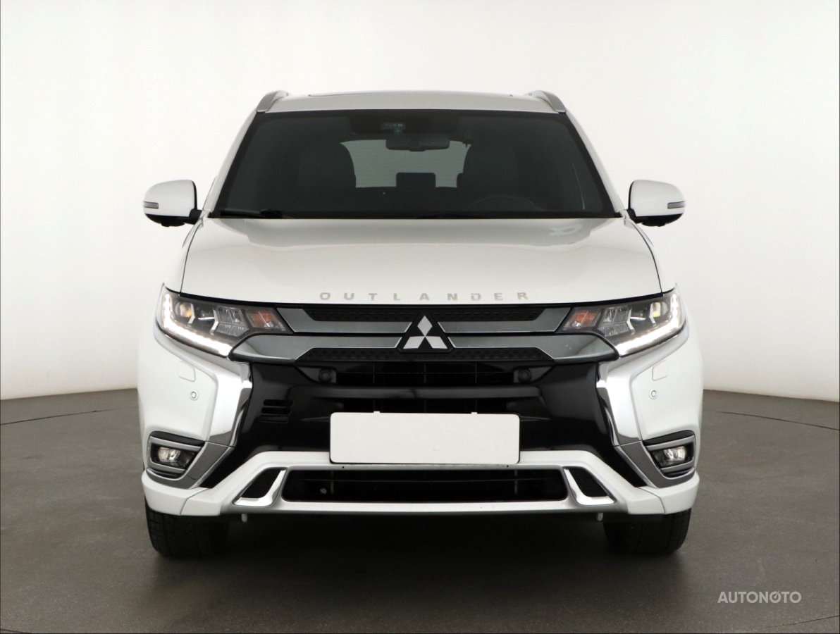 Mitsubishi Outlander, 2021 - pohled č. 2