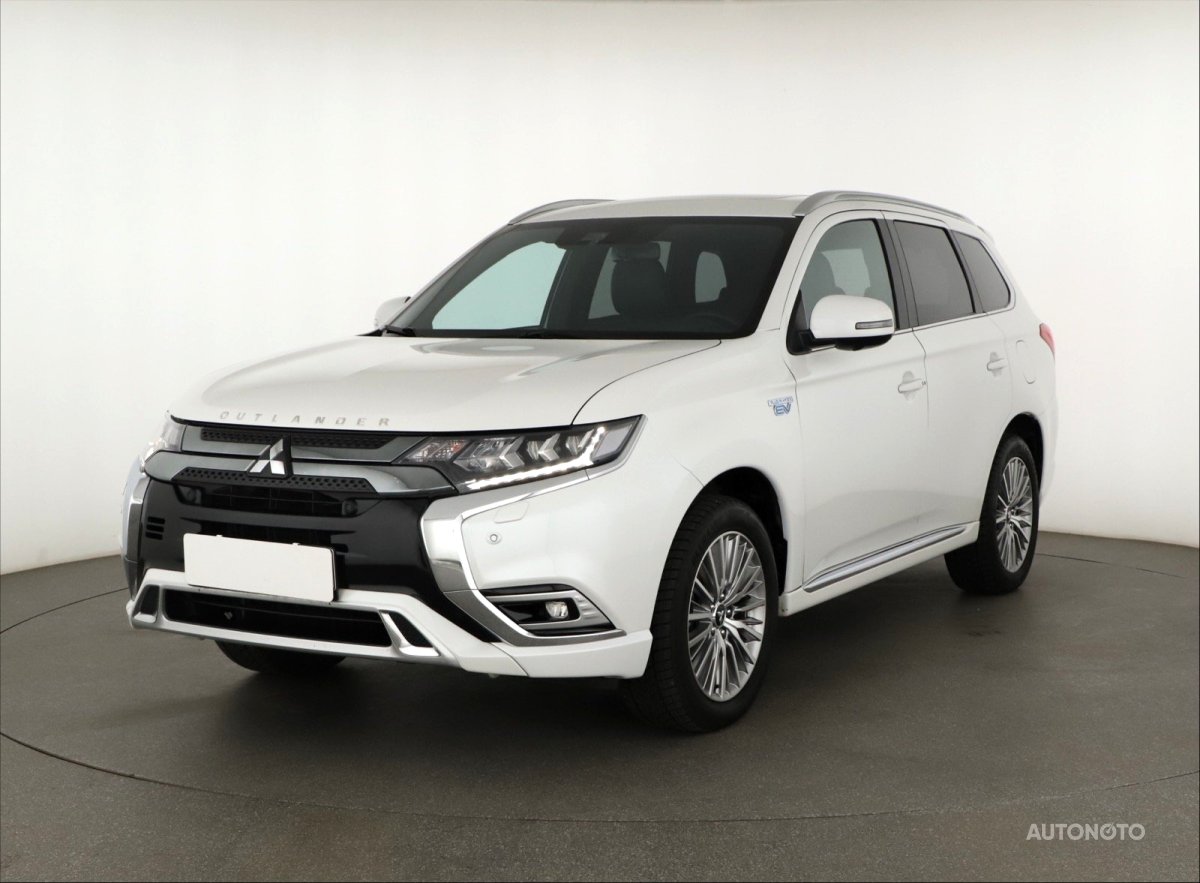 Mitsubishi Outlander, 2021 - pohled č. 3