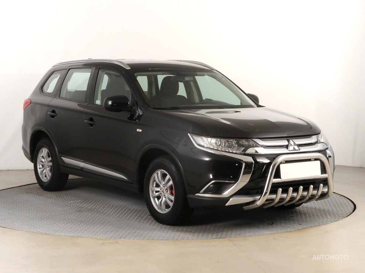 Mitsubishi Outlander, 2017 - celkový pohled