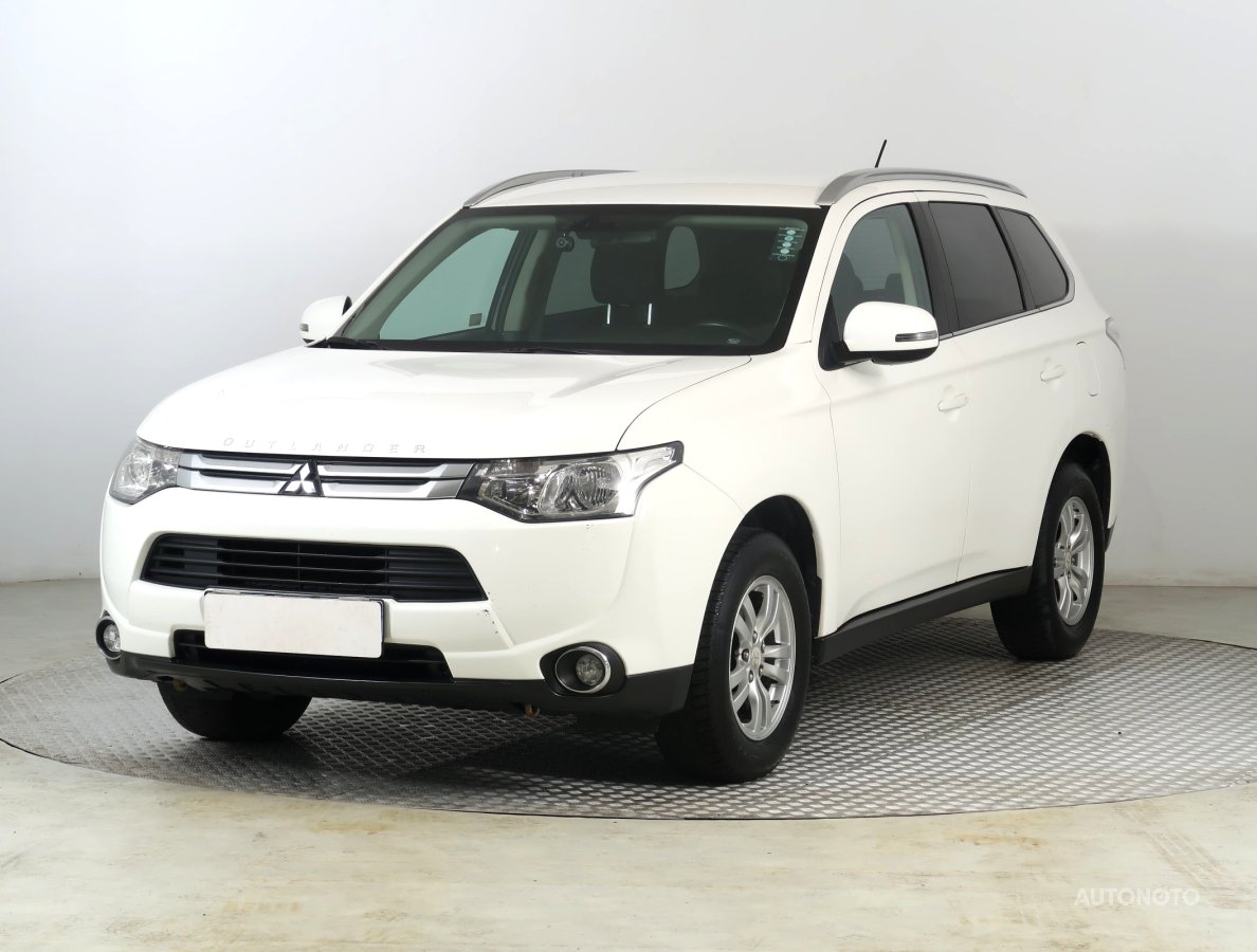 Mitsubishi Outlander, 2015 - pohled č. 3
