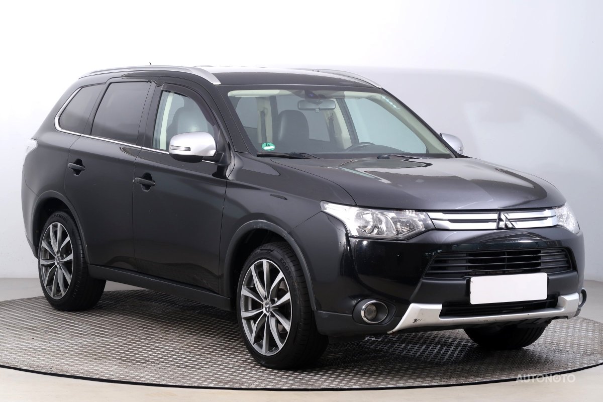Mitsubishi Outlander, 2015 - celkový pohled