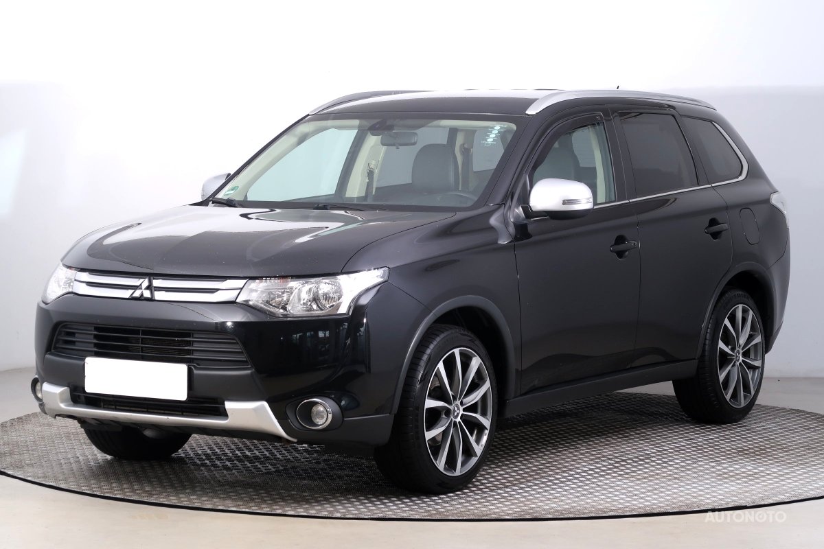 Mitsubishi Outlander, 2015 - pohled č. 3