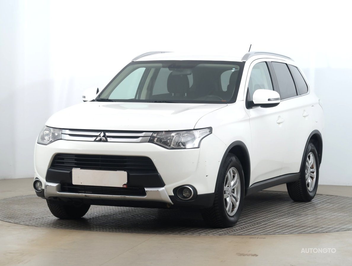 Mitsubishi Outlander, 2014 - pohled č. 3
