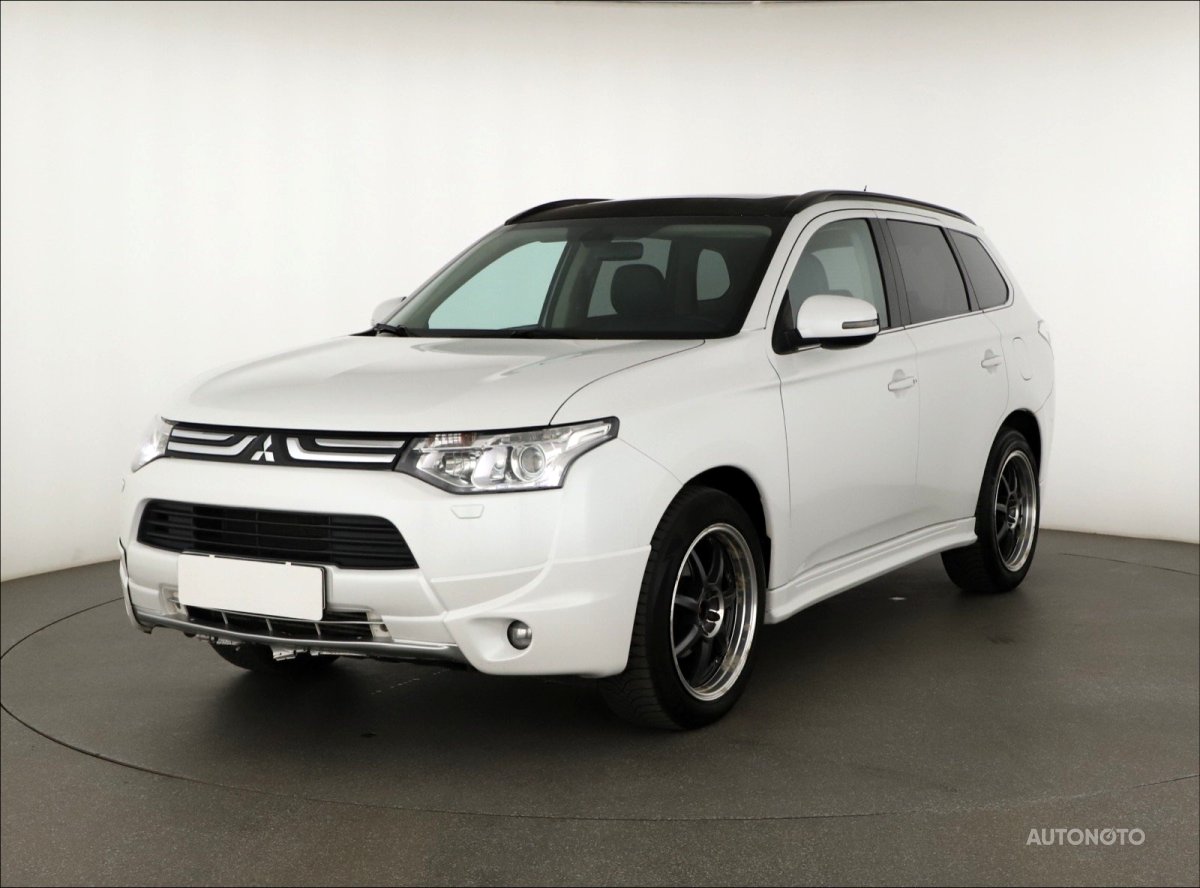 Mitsubishi Outlander, 2012 - pohled č. 3
