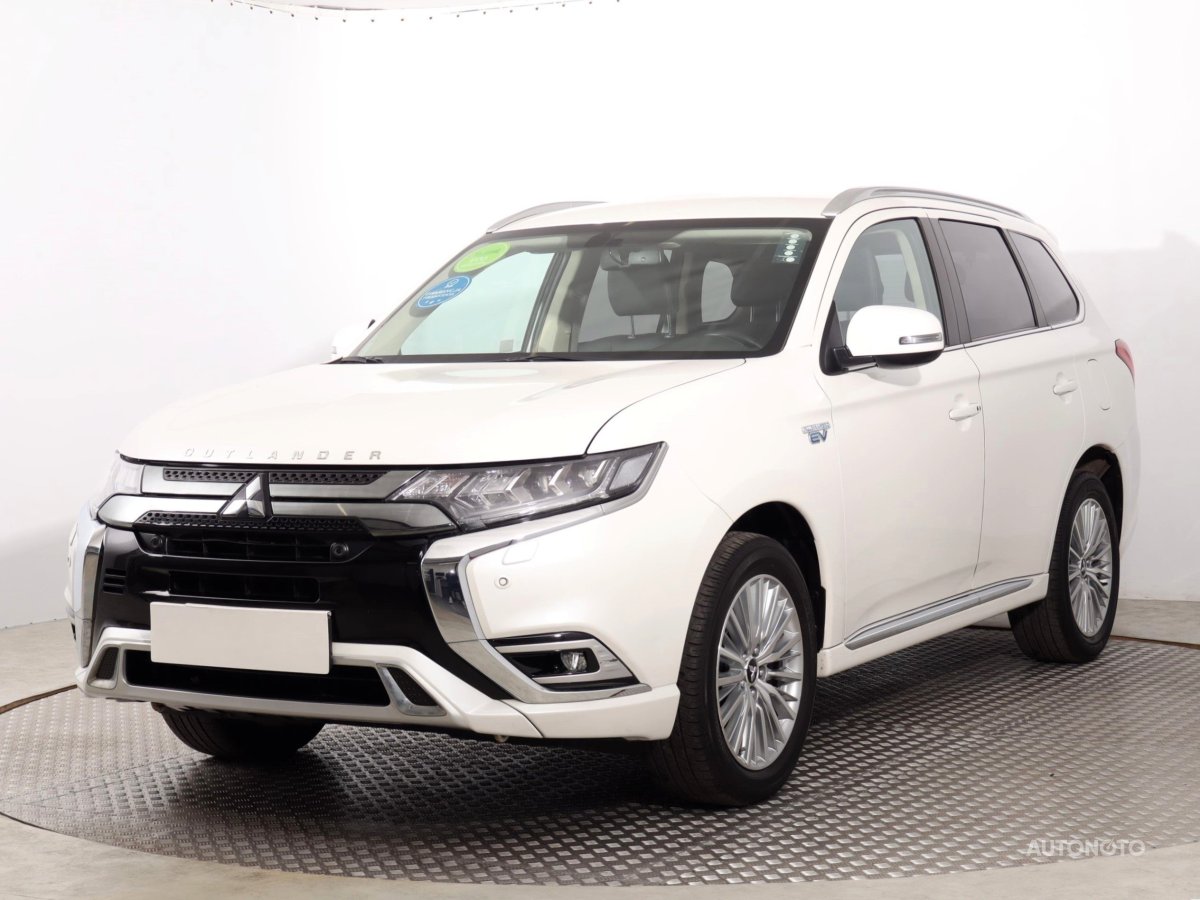 Mitsubishi Outlander, 2020 - pohled č. 3