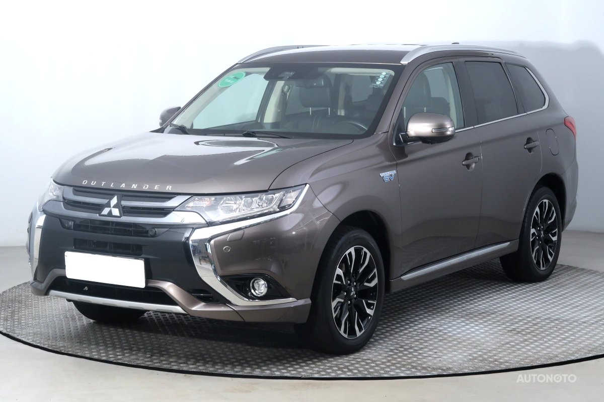 Mitsubishi Outlander, 2018 - pohled č. 3