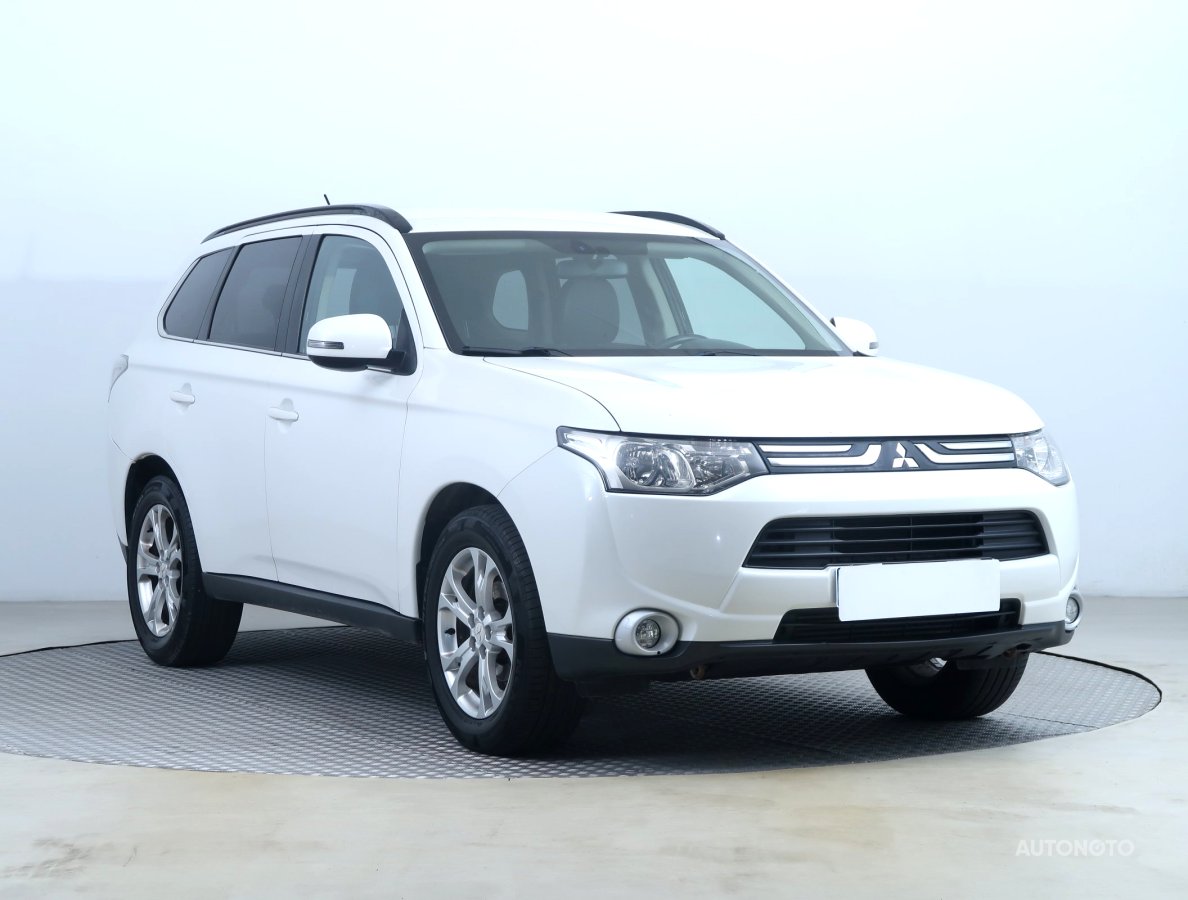 Mitsubishi Outlander, 2014 - celkový pohled