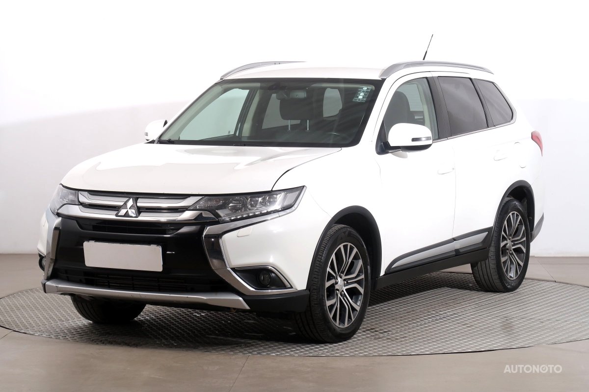 Mitsubishi Outlander, 2016 - pohled č. 3