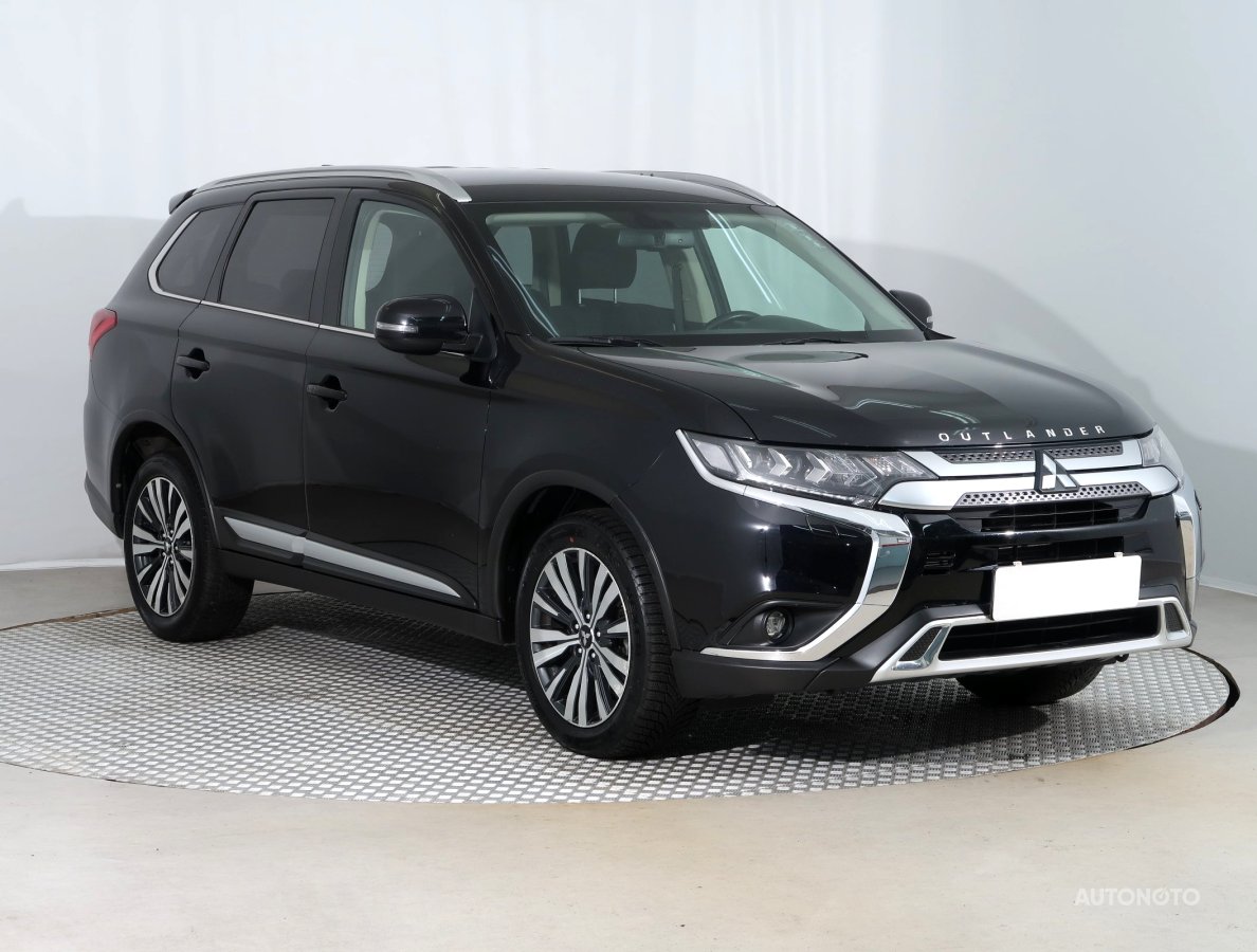 Mitsubishi Outlander, 2020 - celkový pohled