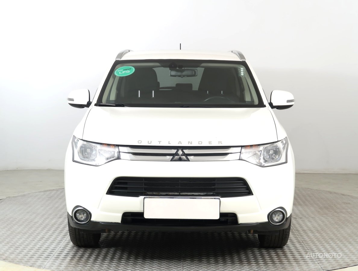 Mitsubishi Outlander, 2015 - pohled č. 2