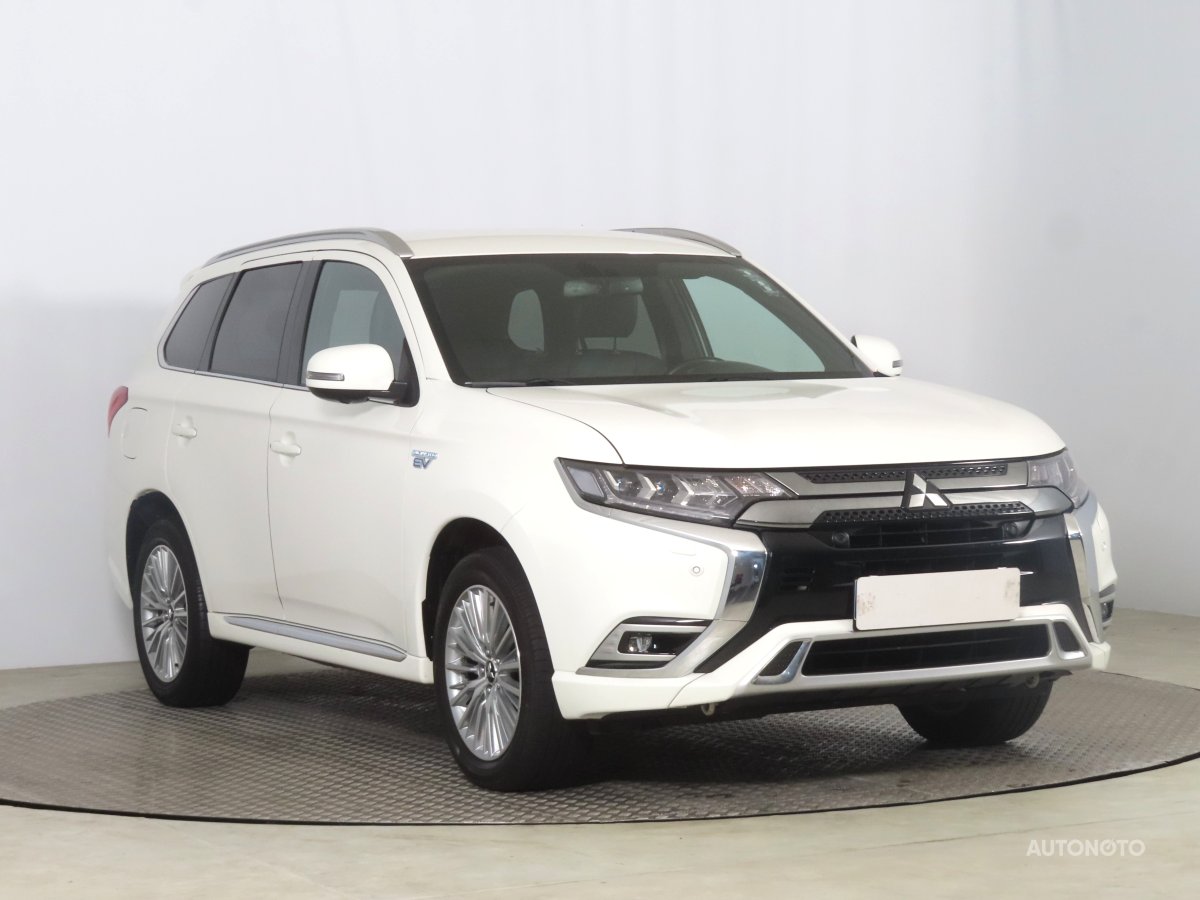 Mitsubishi Outlander, 2020 - celkový pohled