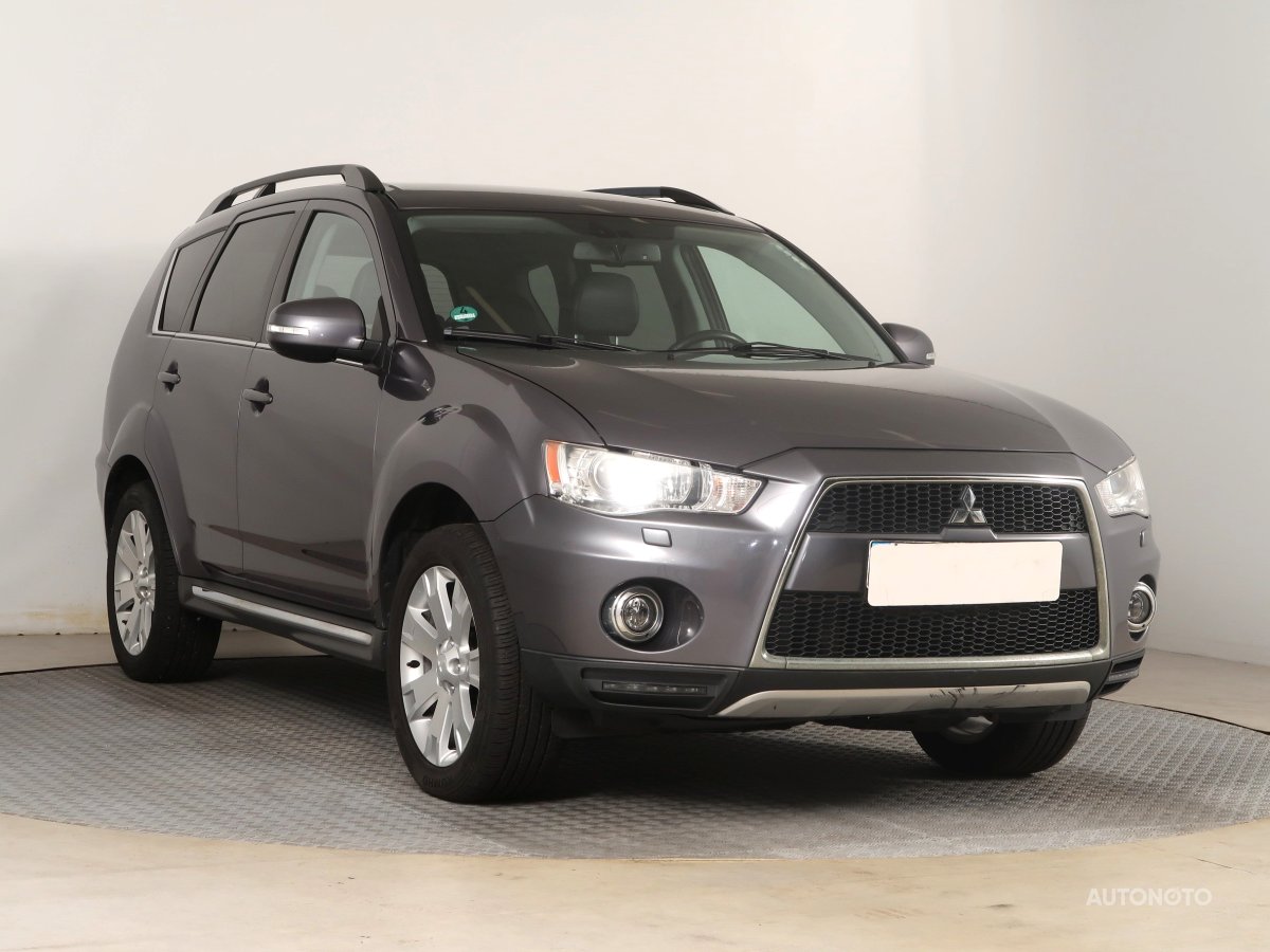 Mitsubishi Outlander, 2012 - celkový pohled