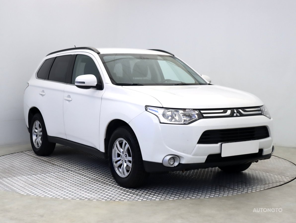 Mitsubishi Outlander, 2013 - celkový pohled