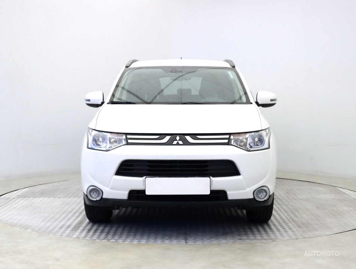 Mitsubishi Outlander, 2013 - pohled č. 2