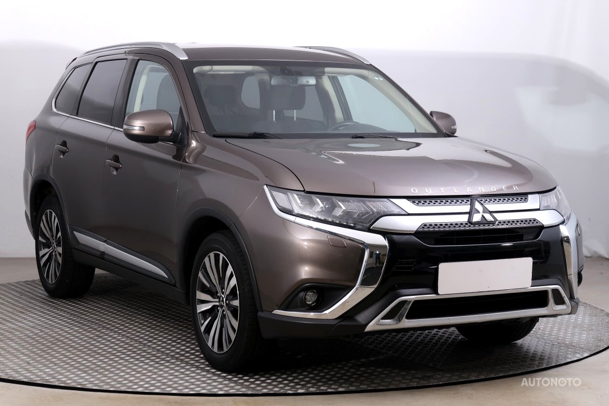 Mitsubishi Outlander, 2019 - celkový pohled