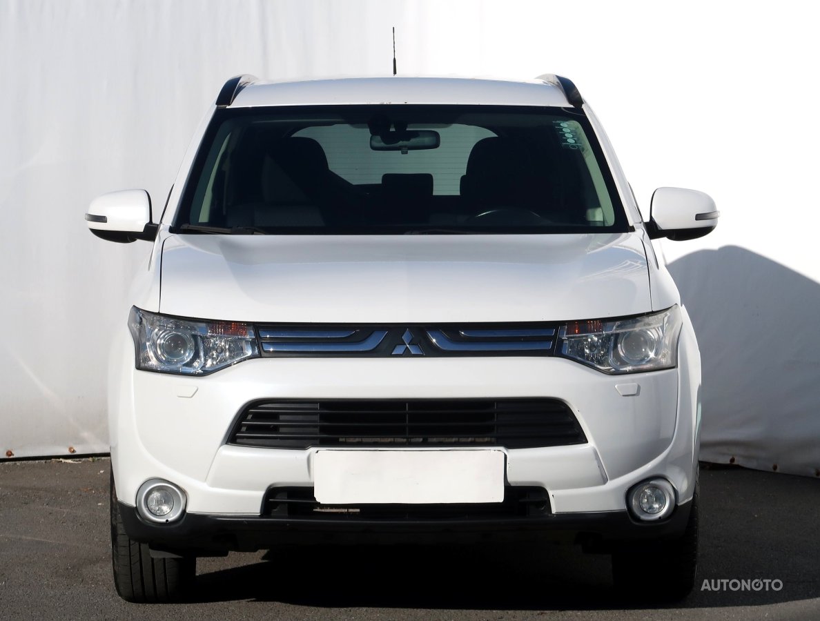 Mitsubishi Outlander, 2013 - pohled č. 2