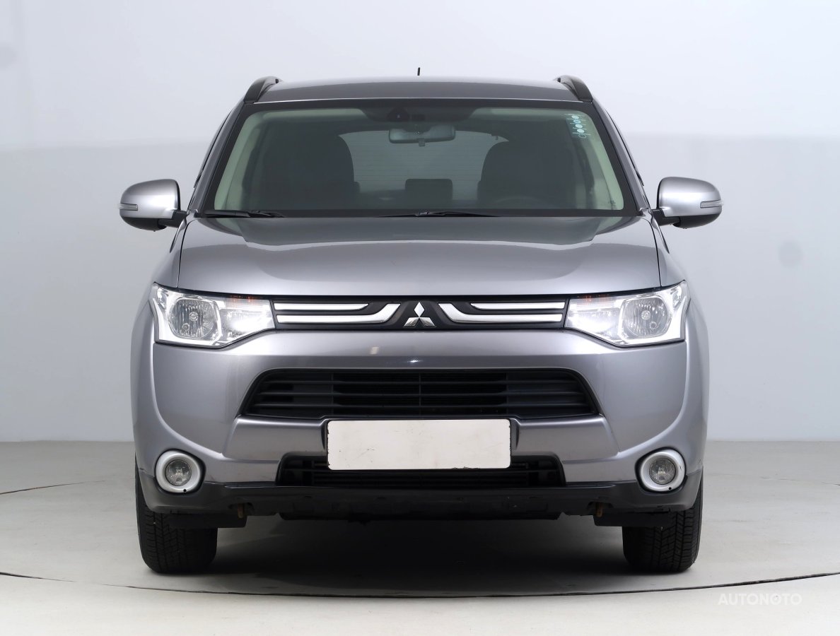 Mitsubishi Outlander, 2013 - pohled č. 2