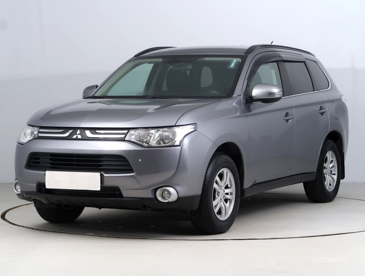 Mitsubishi Outlander, 2013 - pohled č. 3