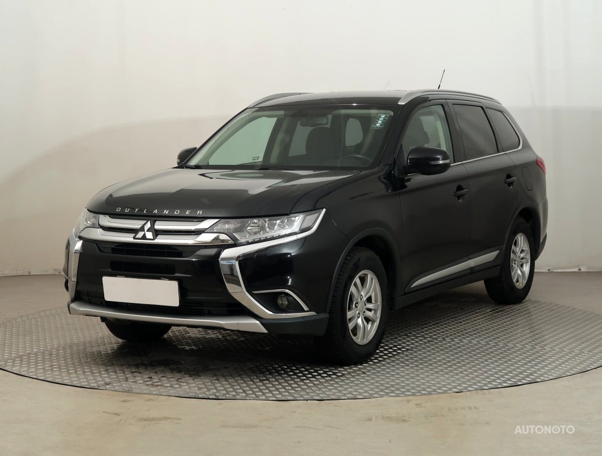 Mitsubishi Outlander, 2017 - pohled č. 3