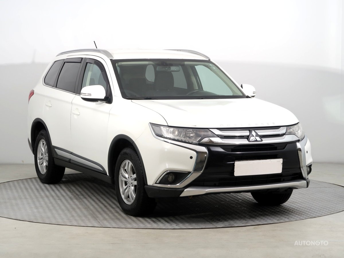 Mitsubishi Outlander, 2016 - celkový pohled