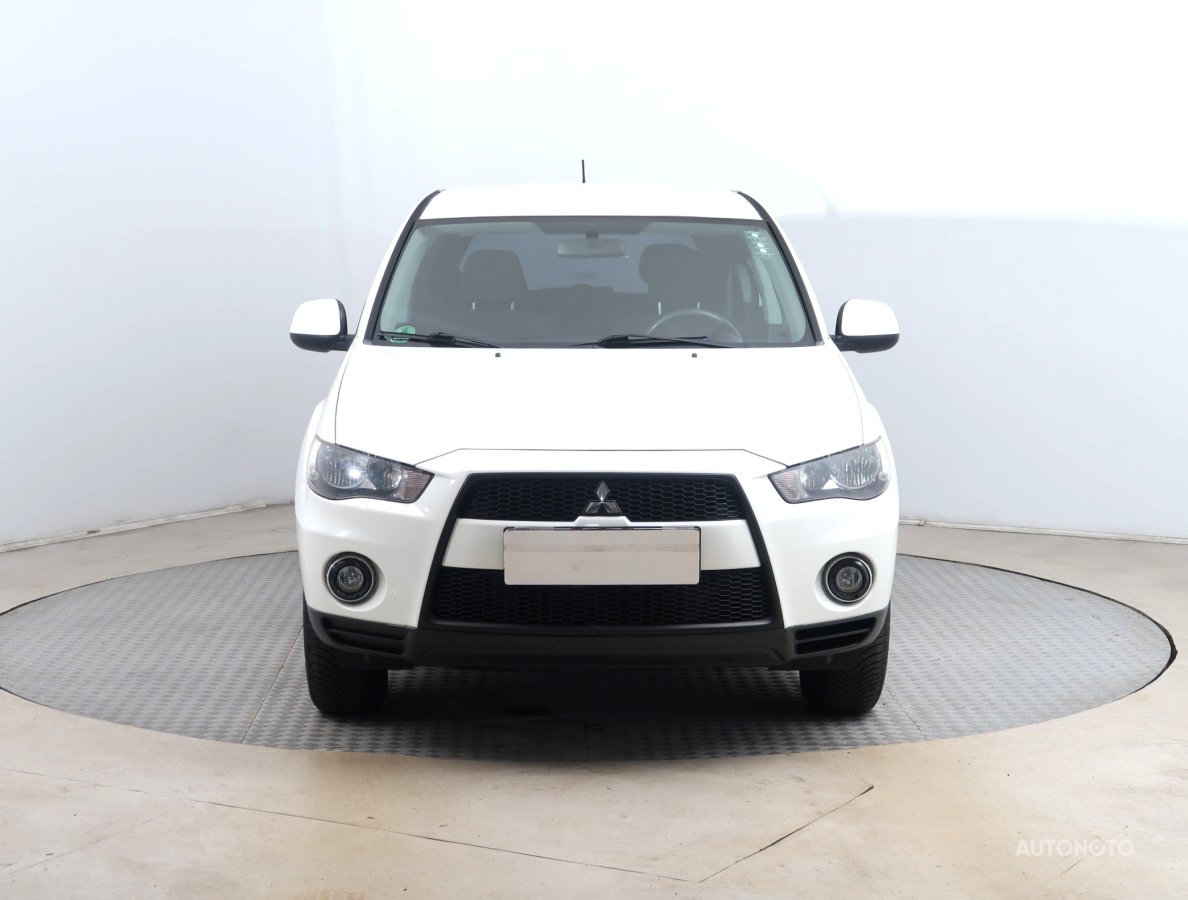 Mitsubishi Outlander, 2011 - pohled č. 2