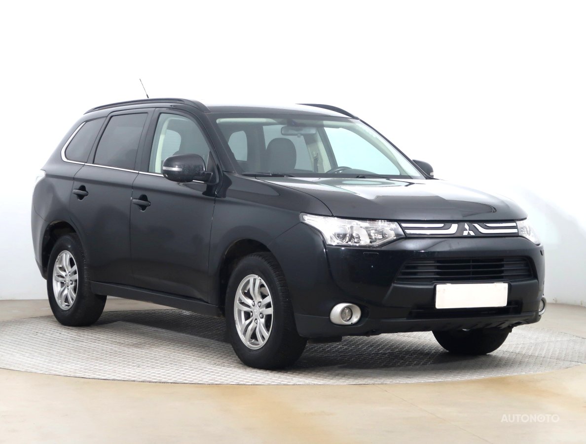 Mitsubishi Outlander, 2013 - celkový pohled