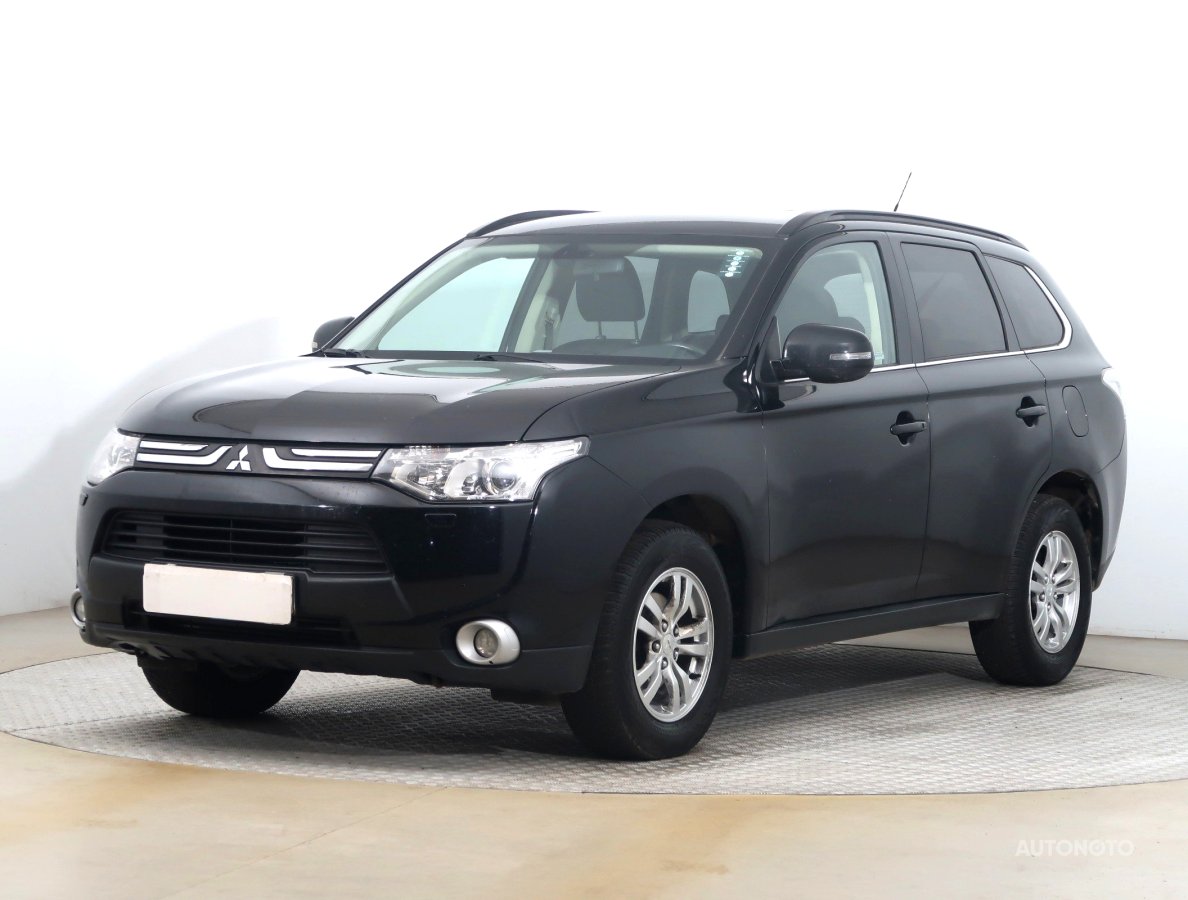 Mitsubishi Outlander, 2013 - pohled č. 3