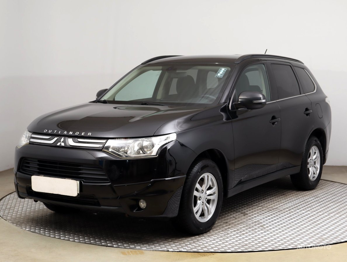 Mitsubishi Outlander, 2013 - pohled č. 3