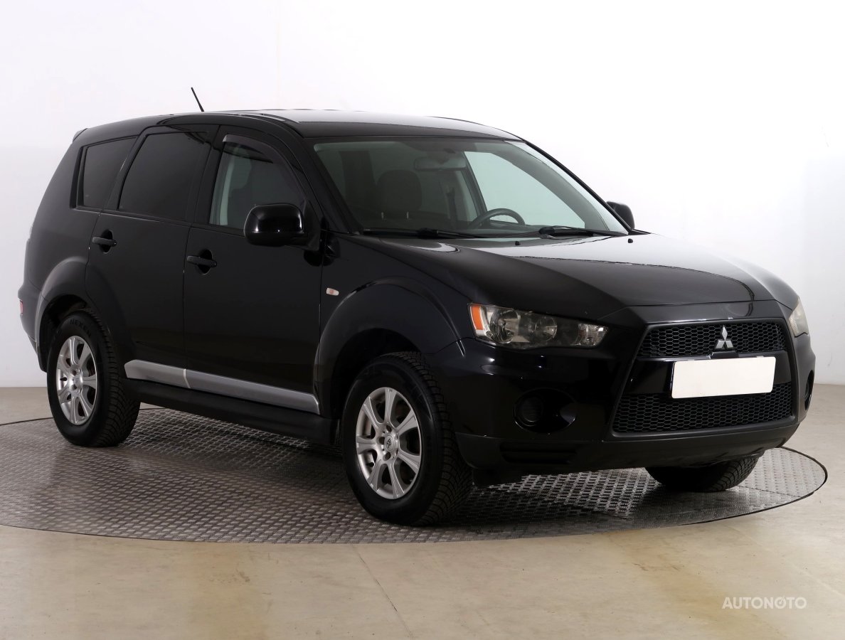 Mitsubishi Outlander, 2010 - celkový pohled