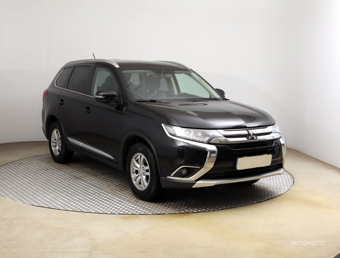 Mitsubishi Outlander, 2016 - celkový pohled