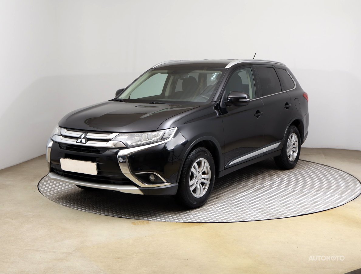 Mitsubishi Outlander, 2016 - pohled č. 3