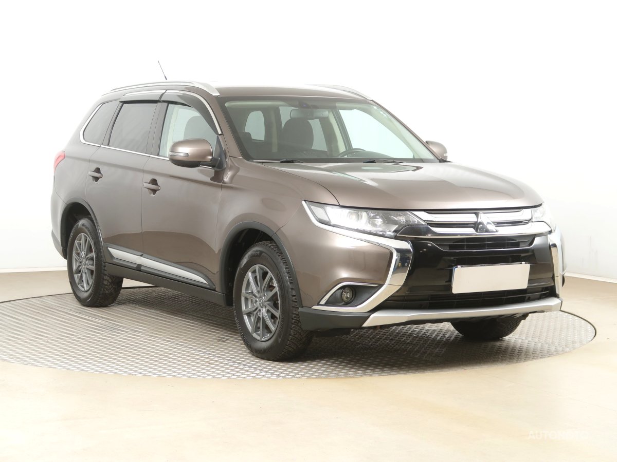 Mitsubishi Outlander, 2016 - celkový pohled
