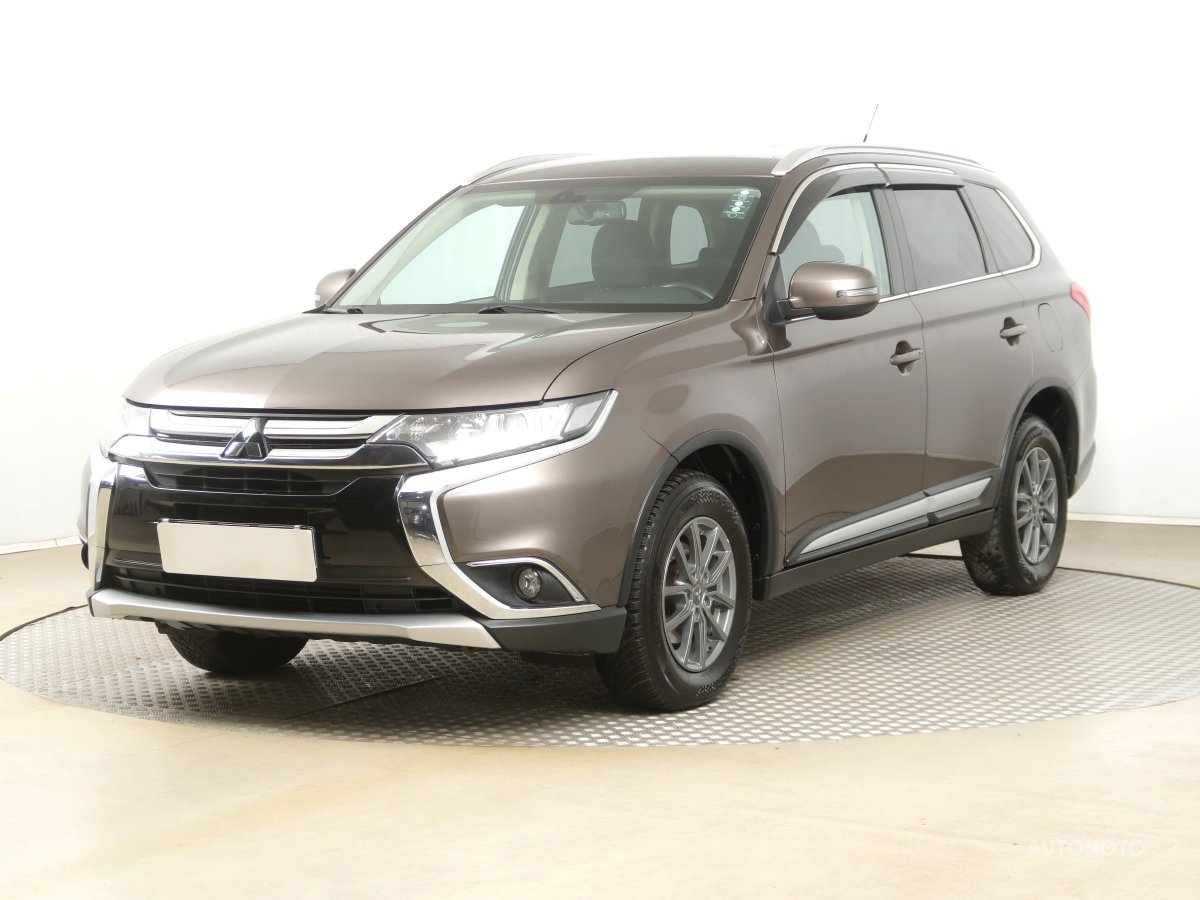 Mitsubishi Outlander, 2016 - pohled č. 3