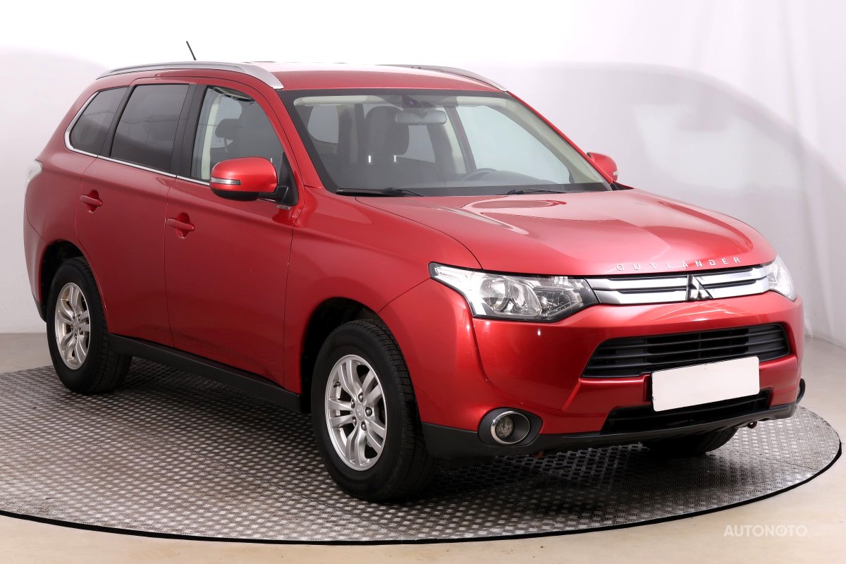 Mitsubishi Outlander, 2015 - celkový pohled