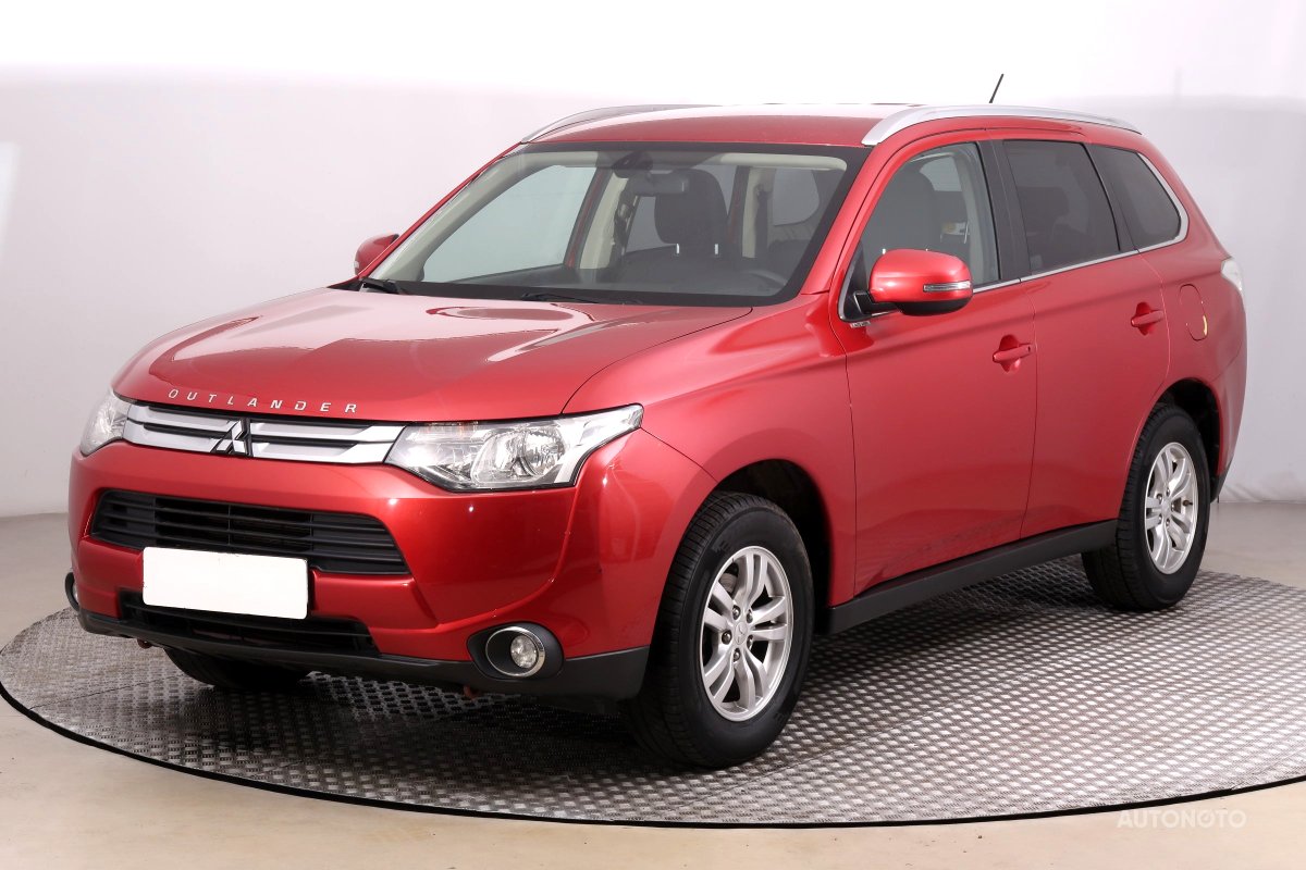 Mitsubishi Outlander, 2015 - pohled č. 3