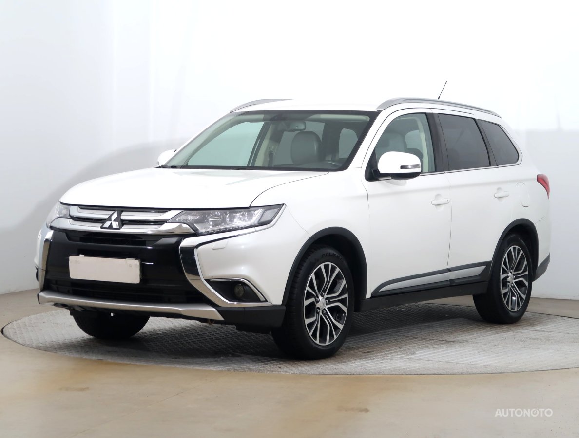 Mitsubishi Outlander, 2016 - pohled č. 3