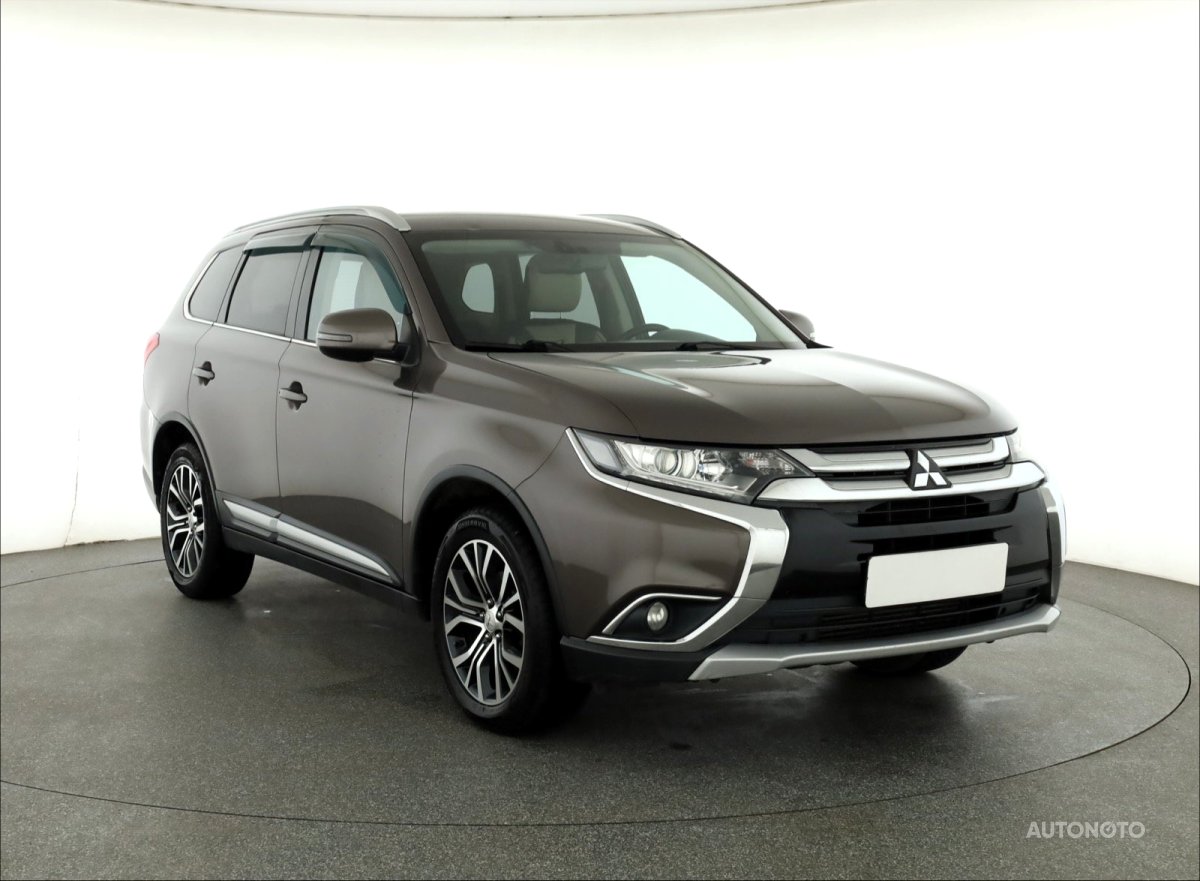 Mitsubishi Outlander, 2016 - celkový pohled