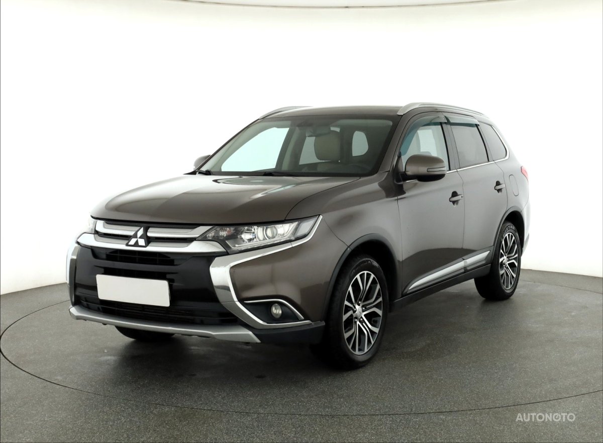 Mitsubishi Outlander, 2016 - pohled č. 3