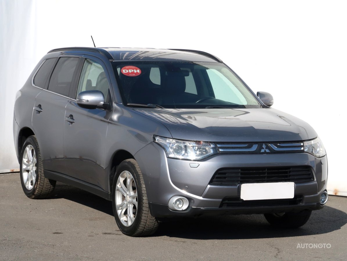 Mitsubishi Outlander, 2012 - celkový pohled