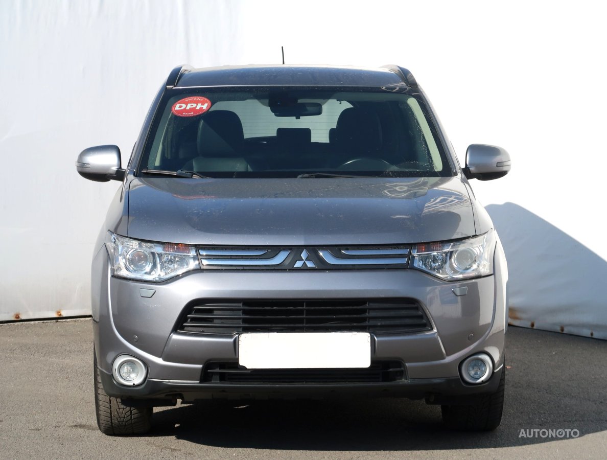 Mitsubishi Outlander, 2012 - pohled č. 2