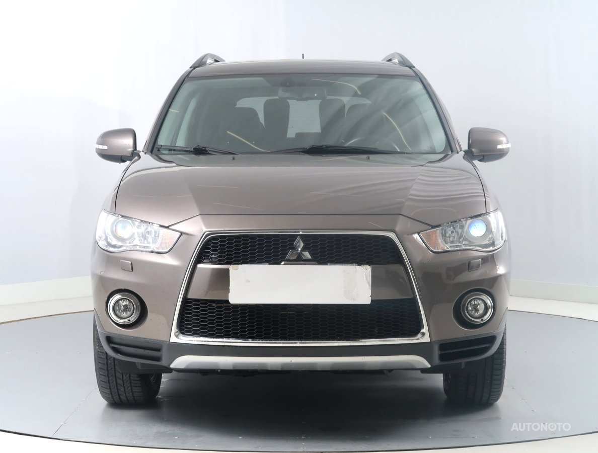 Mitsubishi Outlander, 2012 - pohled č. 2