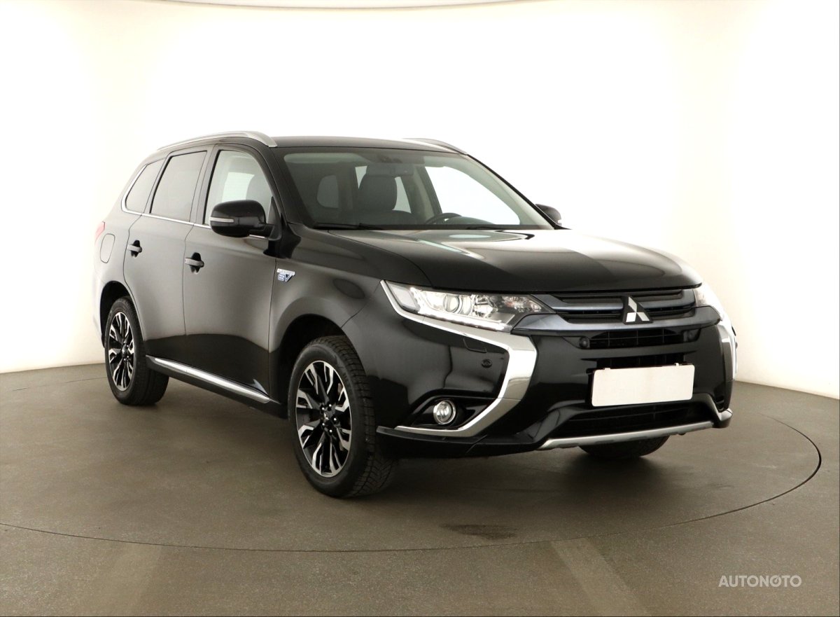 Mitsubishi Outlander, 2015 - celkový pohled