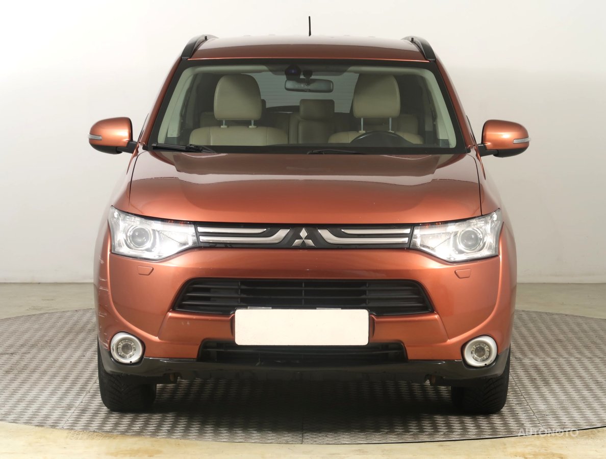 Mitsubishi Outlander, 2013 - pohled č. 2